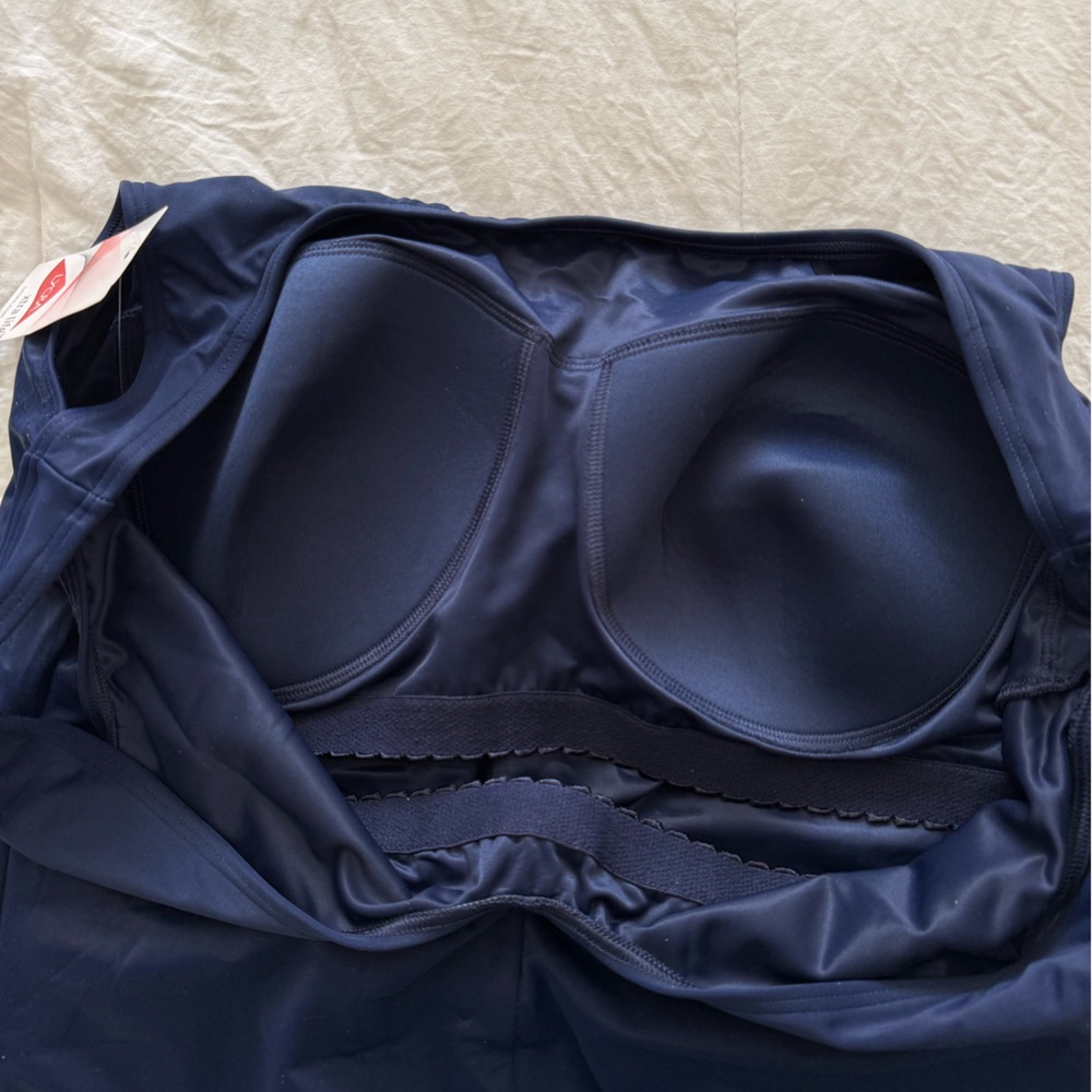 Lands’ End One Piece Swimsuit - Picture 6 of 10